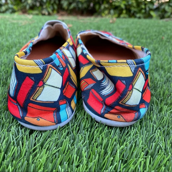 GROOVE BAGS Book Lovers Canvas Flats - Picture 4 of 10